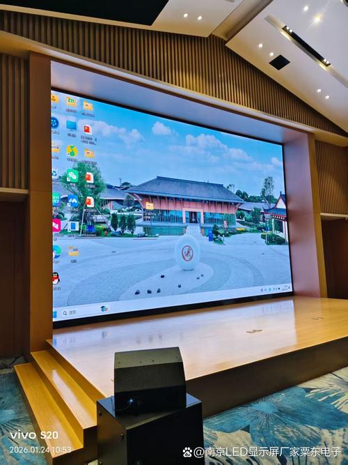 技术演进与场景革新 从SMD到COB，小间距LED屏、室内拼接屏及LED显示的新格局